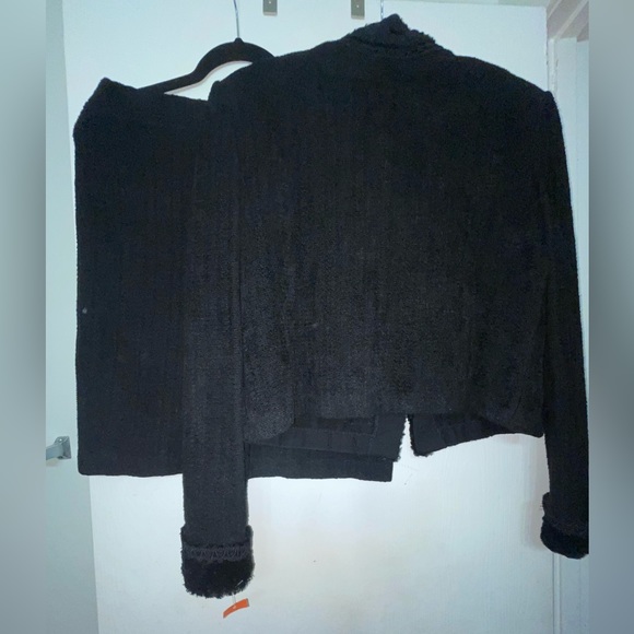 Saint John Collection by Marie Gray 2 piece Skirt Suit - Picture 12 of 16